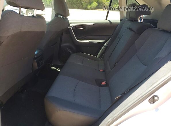 2T3W1RFV9MW119424 2021 TOYOTA RAV4 Silver Widok wnętrza z tyłu