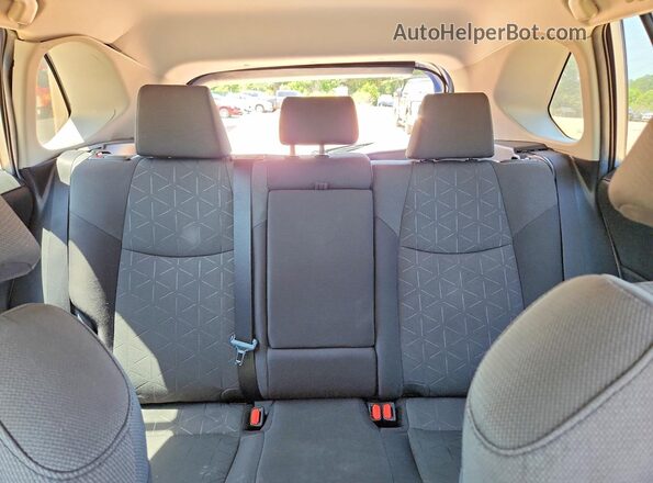 2T3W1RFV9MW119424 2021 TOYOTA RAV4 Silver Widok tylnych siedzeń