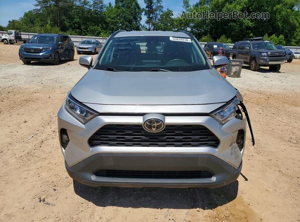 2T3W1RFV9MW119424 2021 TOYOTA RAV4 Silver Widok z przodu
