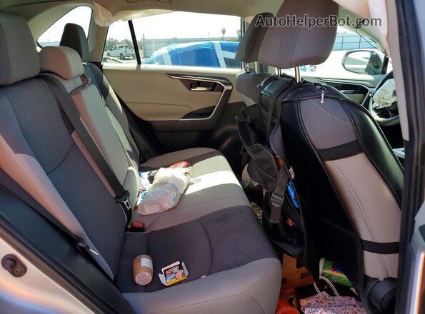2T3W1RFV9RC265511 2024 TOYOTA RAV4 Silver Vista interior trasera