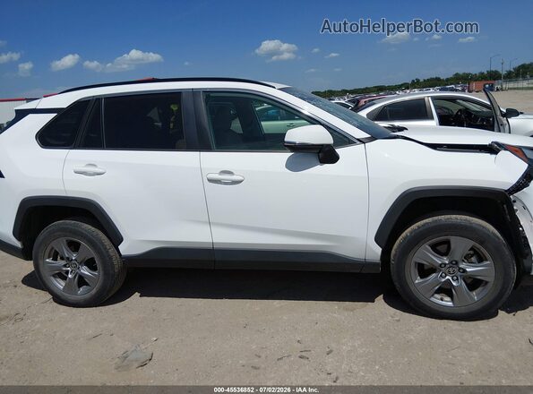 2T3W1RFVXPC230327 2023 TOYOTA RAV4 White Widok wnętrza z tyłu