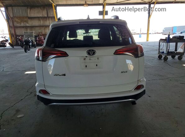 2T3WFREV0HW320119 2017 TOYOTA RAV4 White Vista trasera