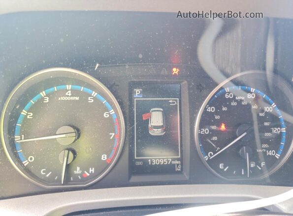 2T3WFREV0JW503347 2018 TOYOTA RAV4 White Вид щитка приладів