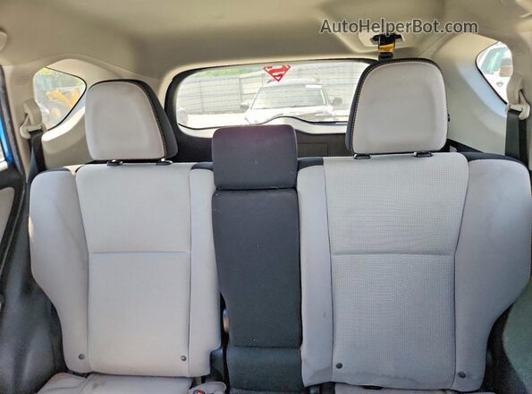 2T3WFREV2GW289101 2016 TOYOTA RAV4 Blue Vista de los asientos traseros