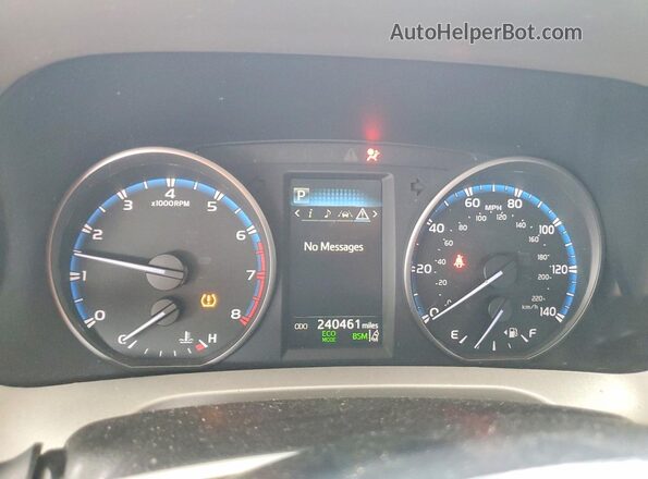 2T3WFREV4HW394692 2017 TOYOTA RAV4 Silver Widok zestawu wskaźników