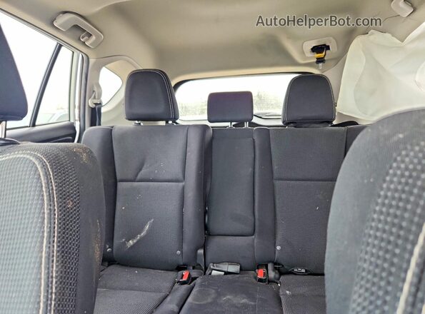 2T3WFREV4JW467761 2018 TOYOTA RAV4 White Widok tylnych siedzeń