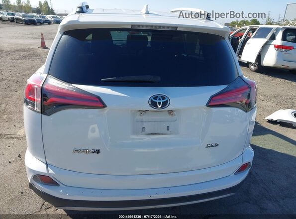 2T3WFREV6HW372192 2017 TOYOTA RAV4 White 