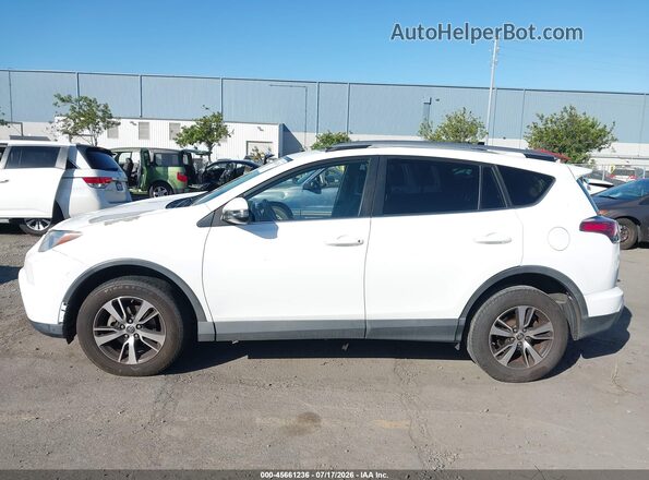 2T3WFREV6HW372192 2017 TOYOTA RAV4 White 