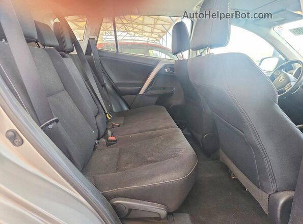 2T3WFREV7JW476020 2018 TOYOTA RAV4 Gray Widok wnętrza z tyłu