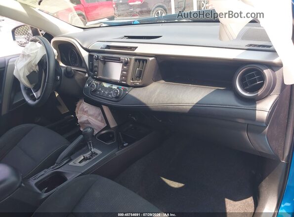2T3WFREV8HW396414 2017 TOYOTA RAV4 Blue Vista interior delantera