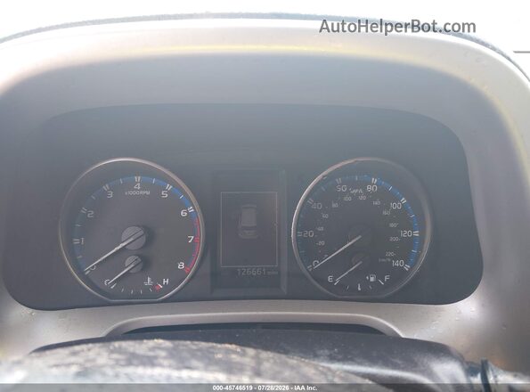 2T3WFREV9JW419589 2018 TOYOTA RAV4 Silver Widok tylnych siedzeń