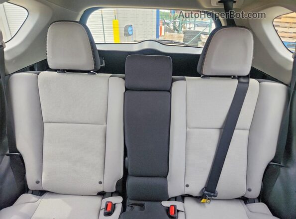 2T3WFREV9JW498469 2018 TOYOTA RAV4 White Հետևի նստատեղերի տեսք