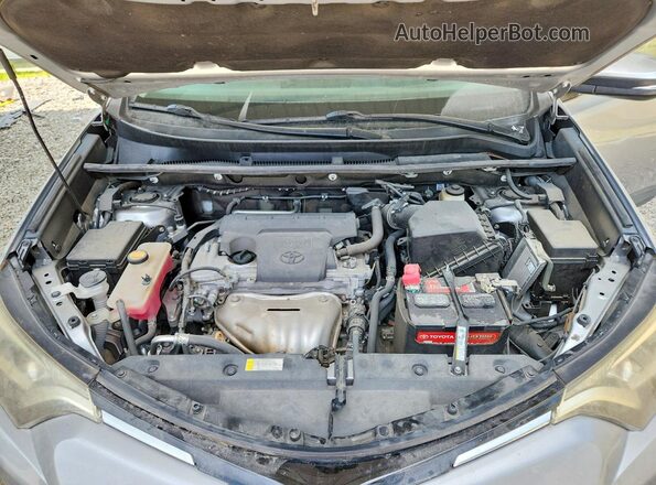2T3WFREVXJW422811 2018 TOYOTA RAV4 Silver Vista del compartimento del motor
