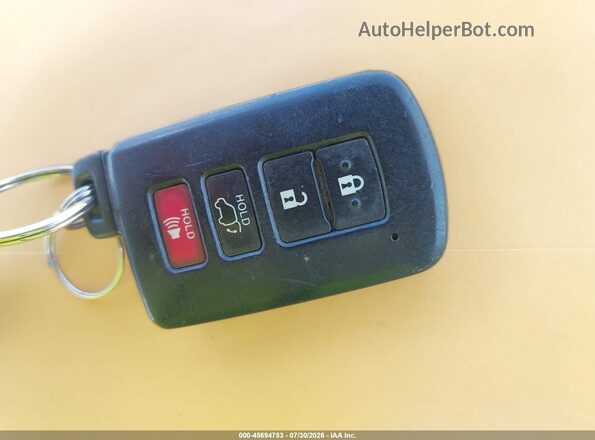 2T3WFREVXJW461138 2018 TOYOTA RAV4 Red Вид панелі приладів