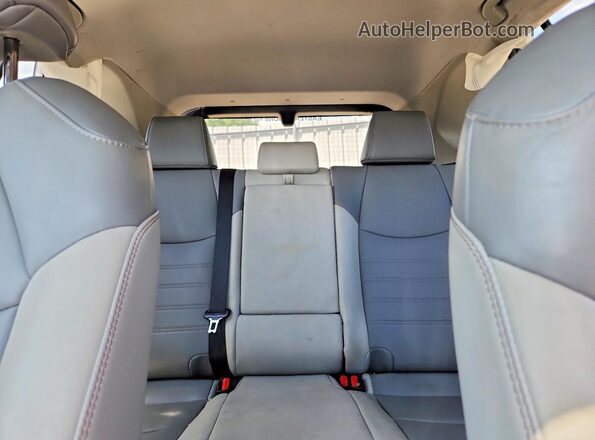 2T3Y1RFV0MC161054 2021 TOYOTA RAV4 Silver Вид задніх сидінь