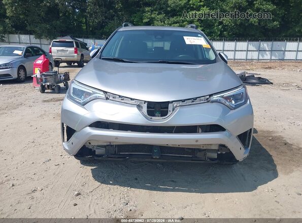 2T3YFREV0HW323157 2017 TOYOTA RAV4 Silver Вид спереду