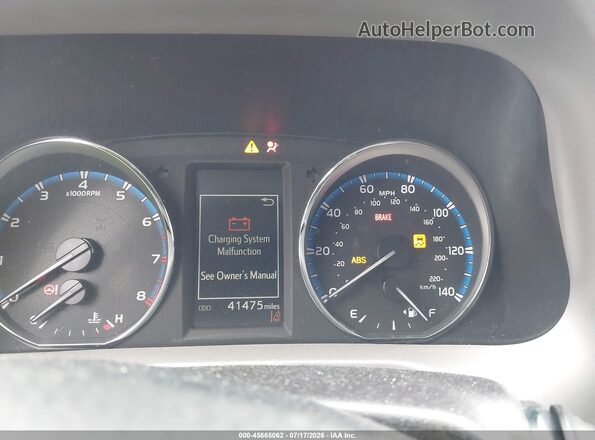 2T3YFREV1JW485725 2018 TOYOTA RAV4 Burgundy Widok tylnych siedzeń
