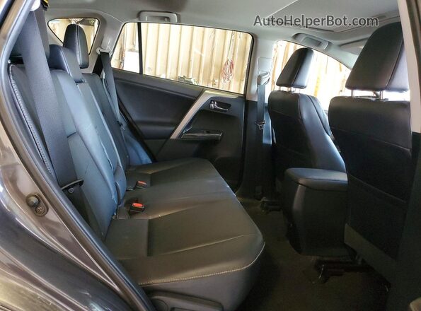 2T3YFREV5HW312574 2017 TOYOTA RAV4 Gray Widok tylnych siedzeń