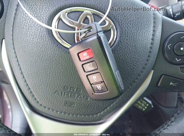 2T3YFREV8HW331006 2017 TOYOTA RAV4 Бежевый Вид панели приборов