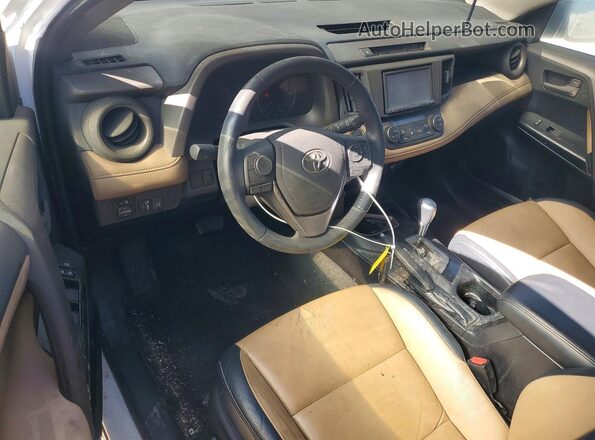 2T3YFREV9HW324680 2017 TOYOTA RAV4 White Vista del salpicadero