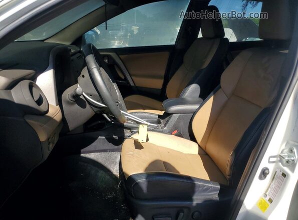 2T3YFREV9HW324680 2017 TOYOTA RAV4 White Vista interior delantera
