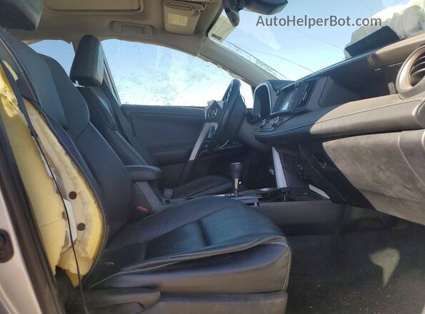 2T3YFREVXHW331900 2017 TOYOTA RAV4 Silver წინა სალონის ხედი
