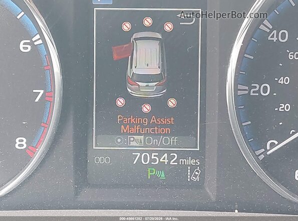 2T3YFREVXHW354545 2017 TOYOTA RAV4 Silver Widok tylnych siedzeń