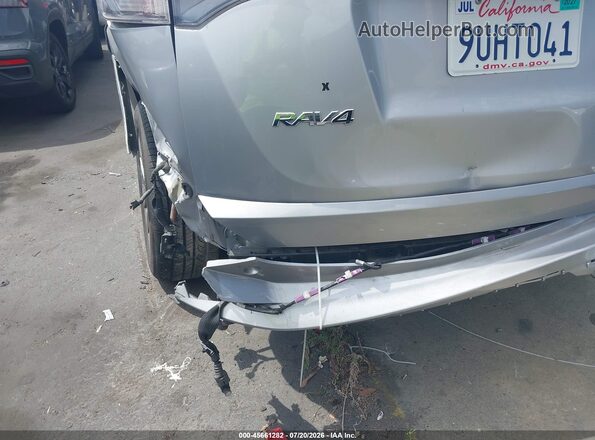 2T3YFREVXHW354545 2017 TOYOTA RAV4 Silver 