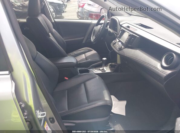 2T3YFREVXHW354545 2017 TOYOTA RAV4 Silver Widok wnętrza z przodu