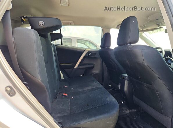 2T3ZFREV0HW343865 2017 TOYOTA RAV4 Silver Вид задньої частини салону