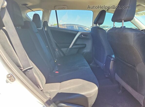 2T3ZFREV1JW413654 2018 TOYOTA RAV4 White Հետևի նստատեղերի տեսք