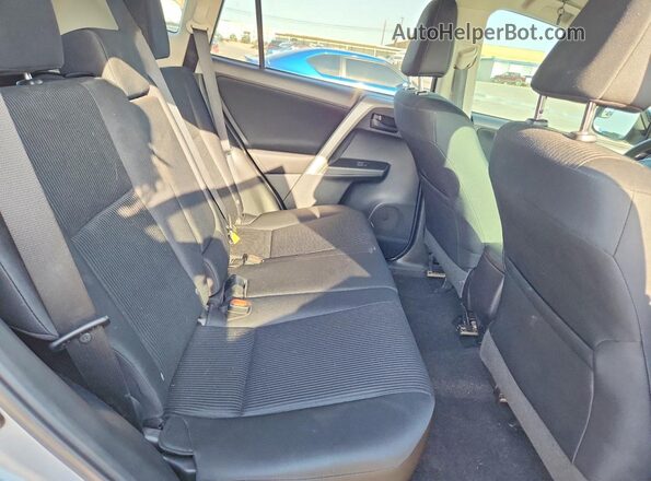 2T3ZFREV2HW332124 2017 TOYOTA RAV4 Silver Հետևի նստատեղերի տեսք