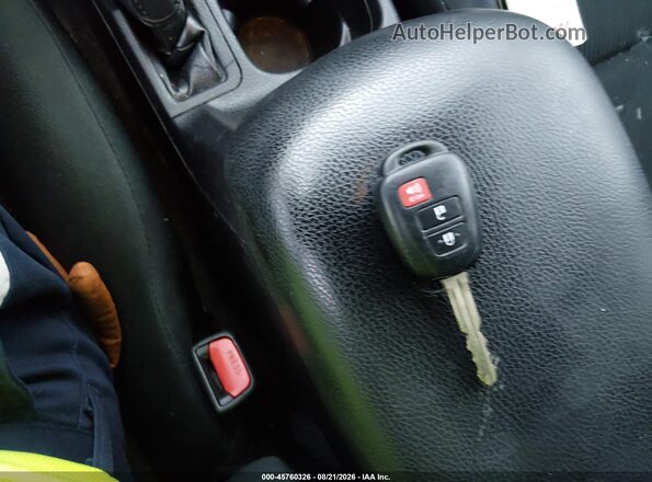 2T3ZFREV4HW336207 2017 TOYOTA RAV4 Черный Вид панели приборов
