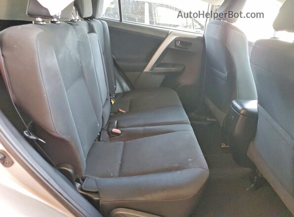 2T3ZFREV7JW452989 2018 TOYOTA RAV4 Silver Вид задньої частини салону