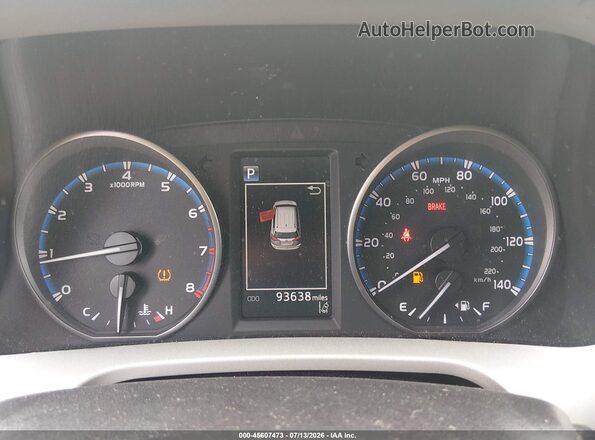 2T3ZFREV8HW328160 2017 TOYOTA RAV4 Red Widok tylnych siedzeń