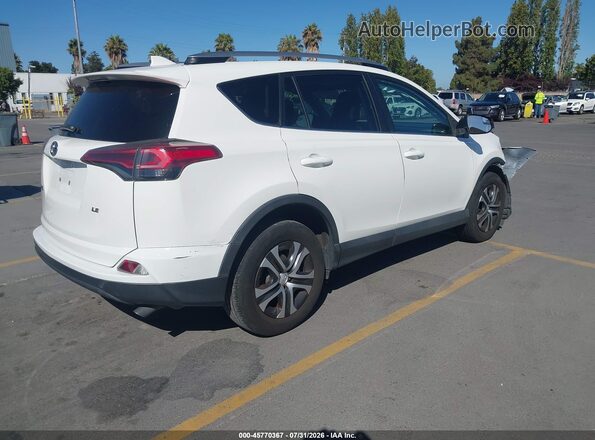 2T3ZFREV8HW369260 2017 TOYOTA RAV4 White Задня права чверть