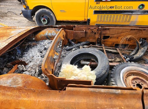 2W69G146369 1962 FORD GALAXIE Burn Vista de los asientos traseros