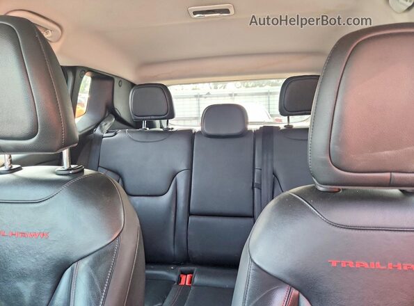 ZACNJBC19KPJ90393 2019 JEEP RENEGADE Gray Rear interior view