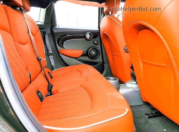 WMW53DK00P2U17146 2023 MINI COOPER Black Vista del compartimento del motor