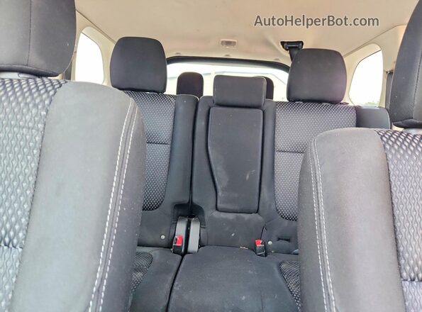 JA4AZ3A33JZ052959 2018 MITSUBISHI OUTLANDER Серебряный Вид задней части салона