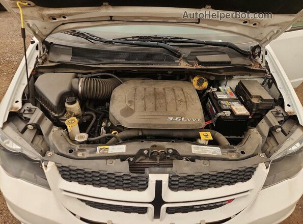 2C4RDGEG7JR324564 2018 DODGE GRAND White Widok naklejki z numerem VIN