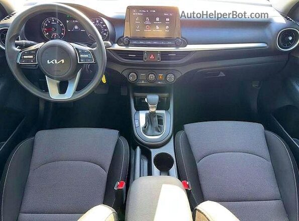 3KPF24AD4NE464503 2022 KIA FORTE Blue Vista del cuadro de instrumentos