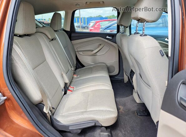 1FMCU0GD8HUA76883 2017 FORD ESCAPE Brown Widok komory silnika