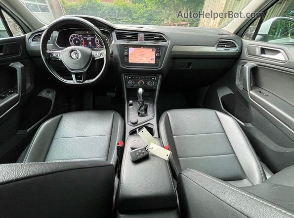 3VV2B7AX6KM073317 2019 VOLKSWAGEN TIGUAN White Widok tylnych siedzeń