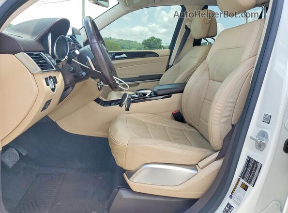 4JGDF7DE8HA797887 2017 MERCEDES-BENZ GLS White Widok deski rozdzielczej