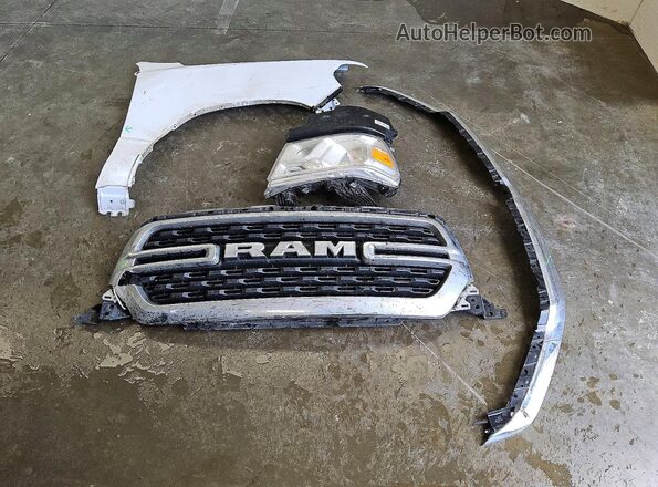 1C6RREBG0RN140271 2024 RAM 1500 White Vista de la etiqueta del VIN