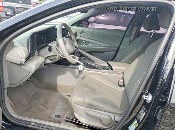 KMHLM4DG0SU069116 2025 HYUNDAI ELANTRA Black წინა პანელის ხედი