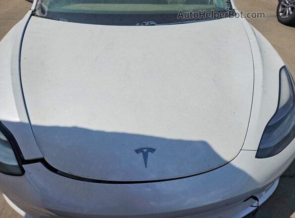 5YJ3E1EA1MF996096 2021 TESLA MODEL White Widok komory silnika