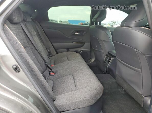 JTDAAAAF3P3017958 2023 TOYOTA CROWN Gray Vista interior trasera