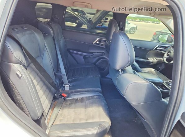 JA4J3UA83NZ009702 2022 MITSUBISHI OUTLANDER White Rear interior view